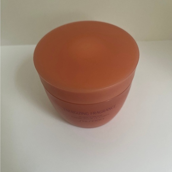Shiseido Energizing Fragrance Body Cream - Picture 4 of 6